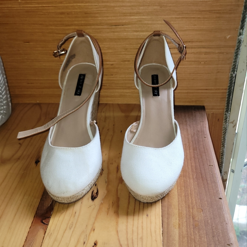 Size 8.5 Womens Parker & Sky